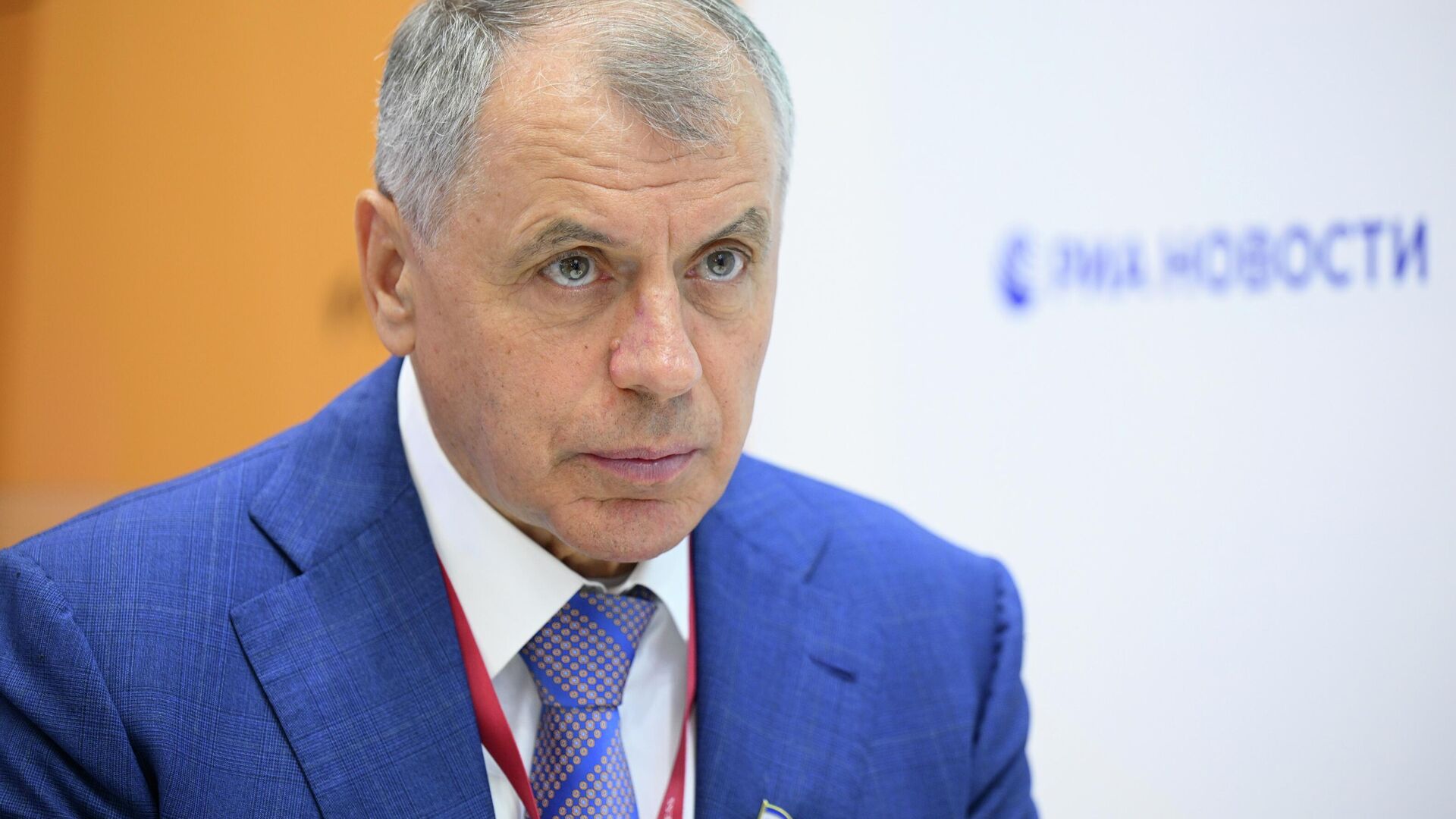 Киевский режим завис в шаге от катастрофы, заявил Константинов